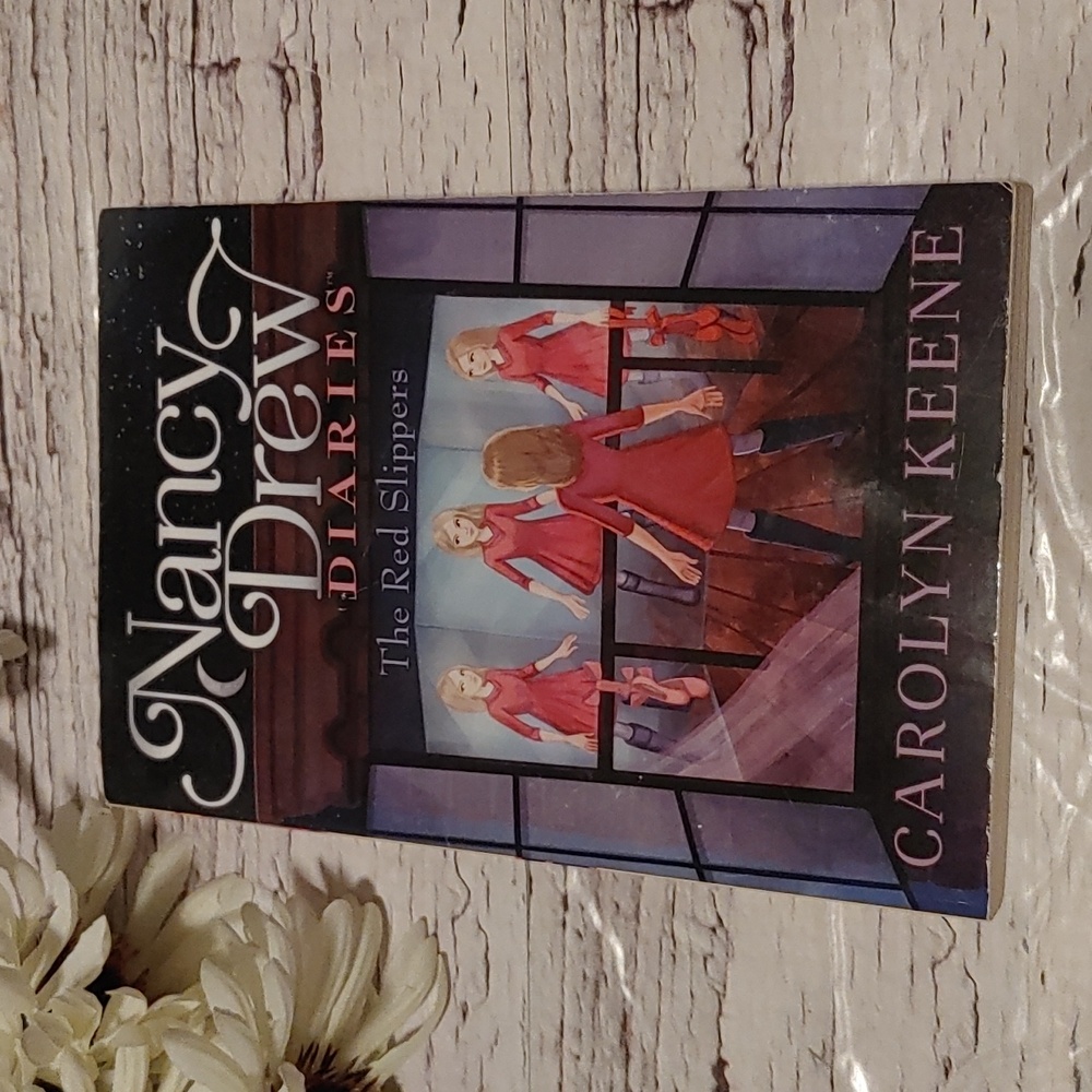Nancy Drew Diaries. The Red Slippers by Carolyn Keene children book